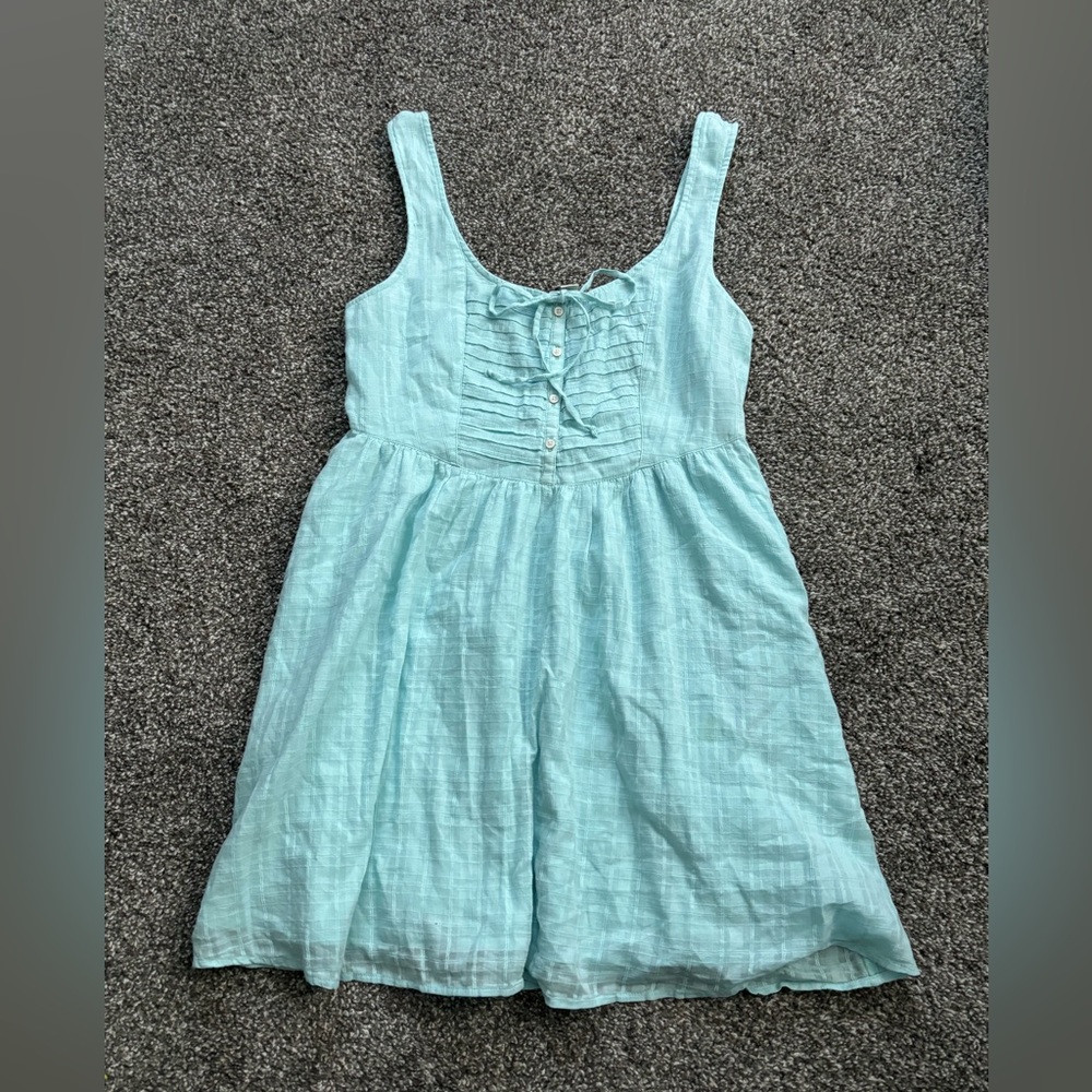 blue dress